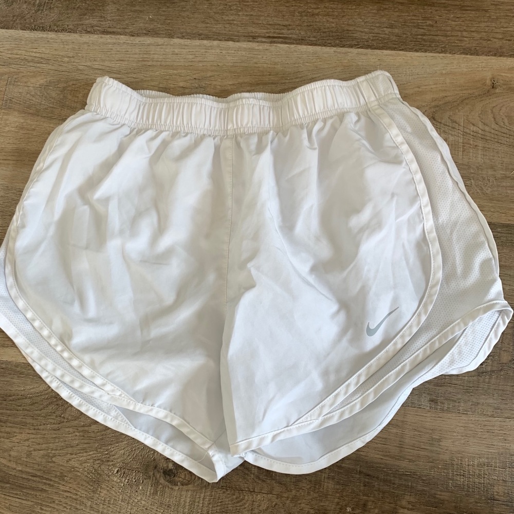 White nike shorts
